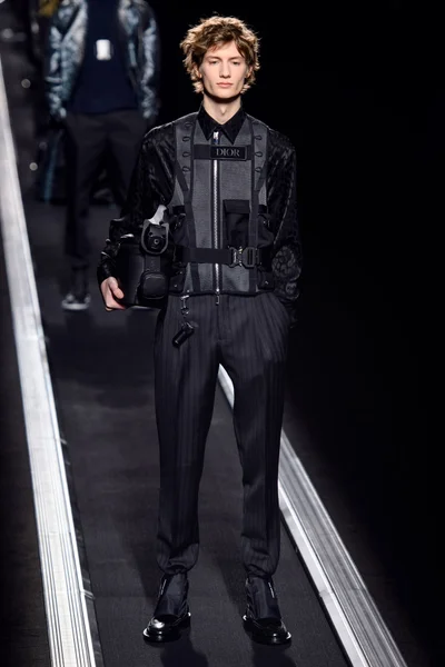 Look 23